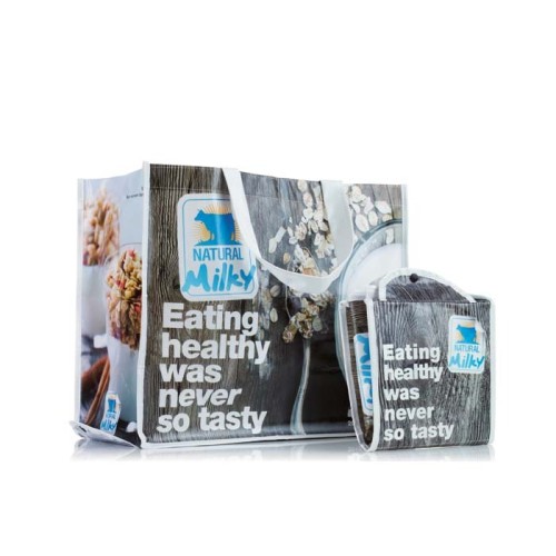 Fekvő formátumú bevásárlótáska (összehajtható): 40x35x20 cm.