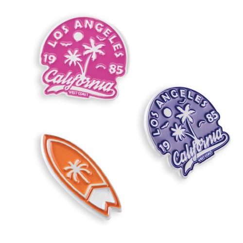 Egyedi formájú, zománcozott & festett jelvény