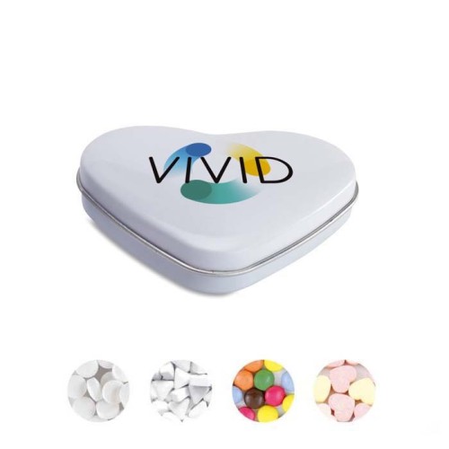 Szív alakú fémdoboz mentolos cukorkával vagy édességgel.