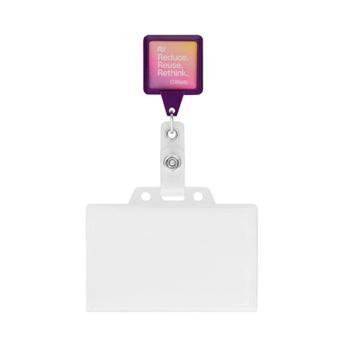 Négyzet alakú, visszahúzható kártyatartó 2,5x2,5 cm logóval.